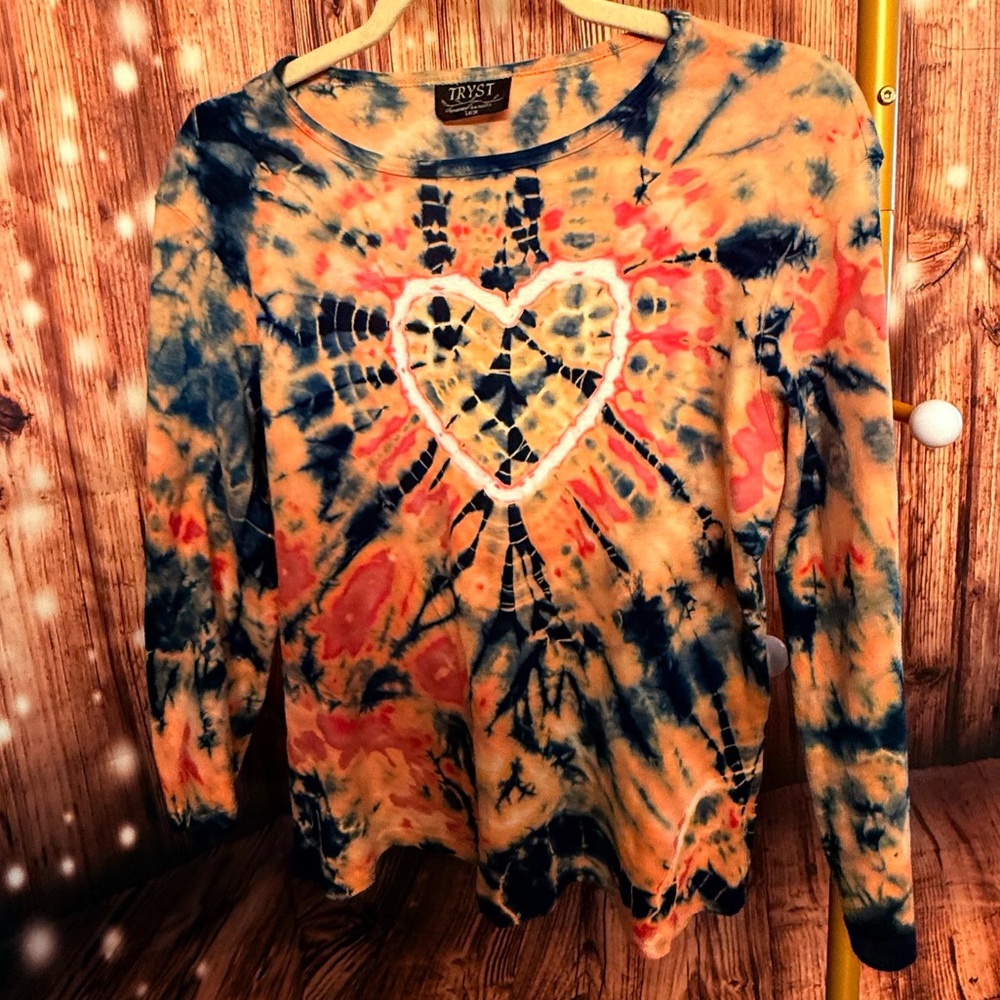 Tryst Vibrant Tie-Dye Heart Long Sleeve Top 
Hippie Chick Boho Vintage